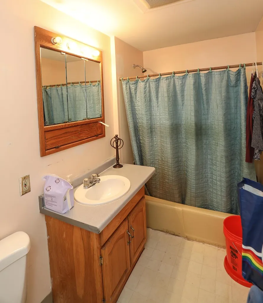 203 Alsace Street Manchester NH 03102