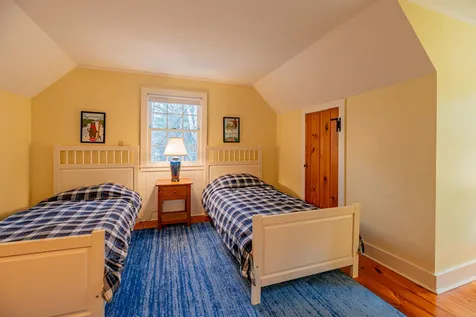 313 Mcnamara Road Dorset VT 05251
