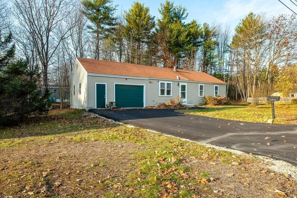8 Village Lane Rochester NH 03867