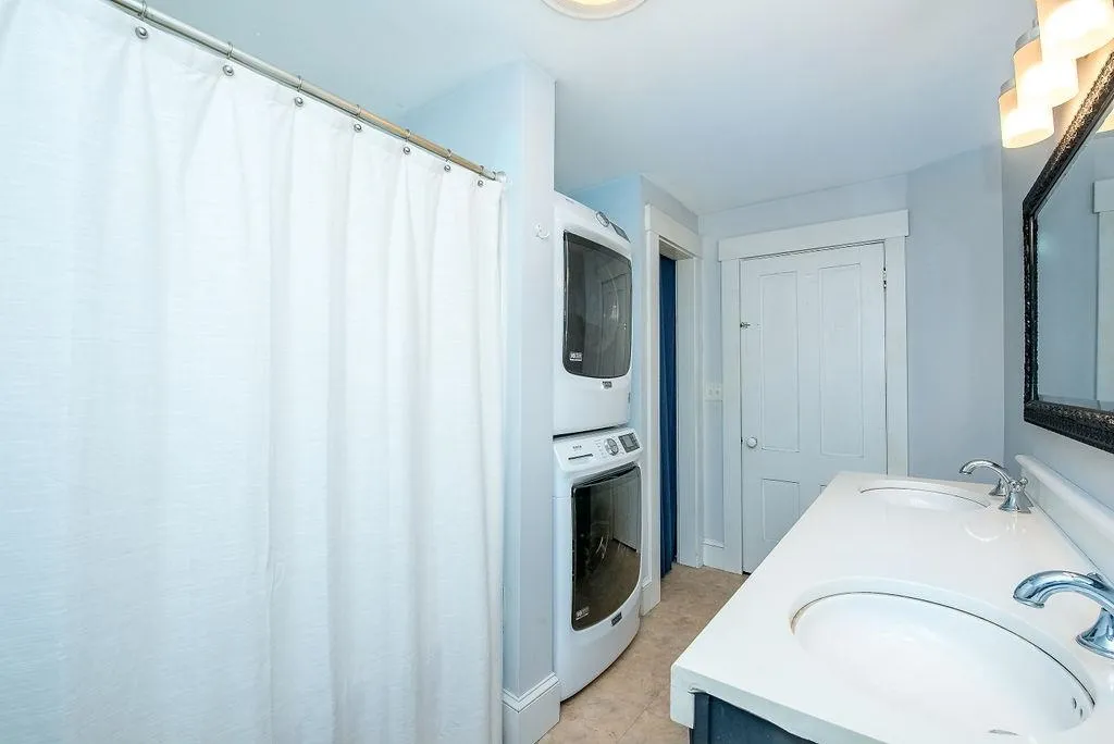 6 Baker Street Dover NH 03820