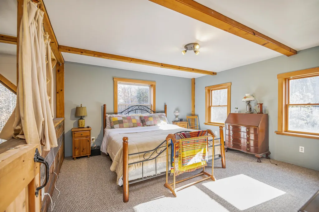 251 Pinnacle Hill Road New Hampton NH 03256