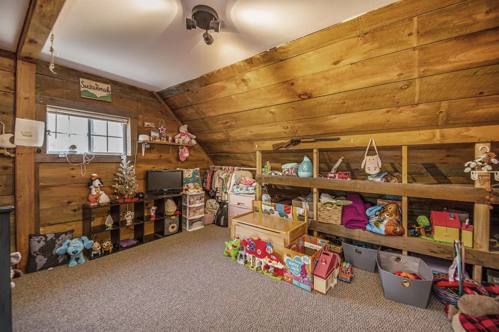 251 Pinnacle Hill Road New Hampton NH 03256