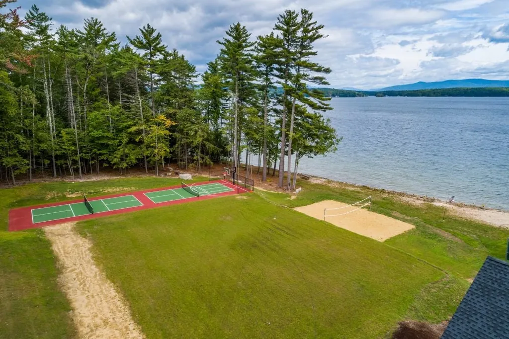 8 Broadview Terrace Gilford NH 03249