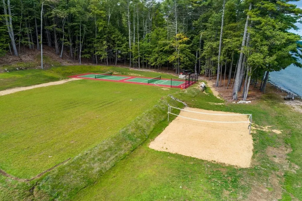 8 Broadview Terrace Gilford NH 03249