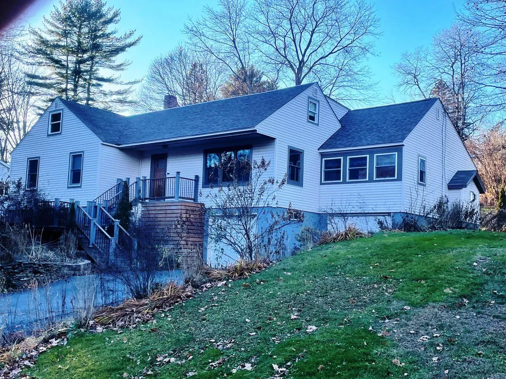 83 Ridge View Road Hartford VT 05001