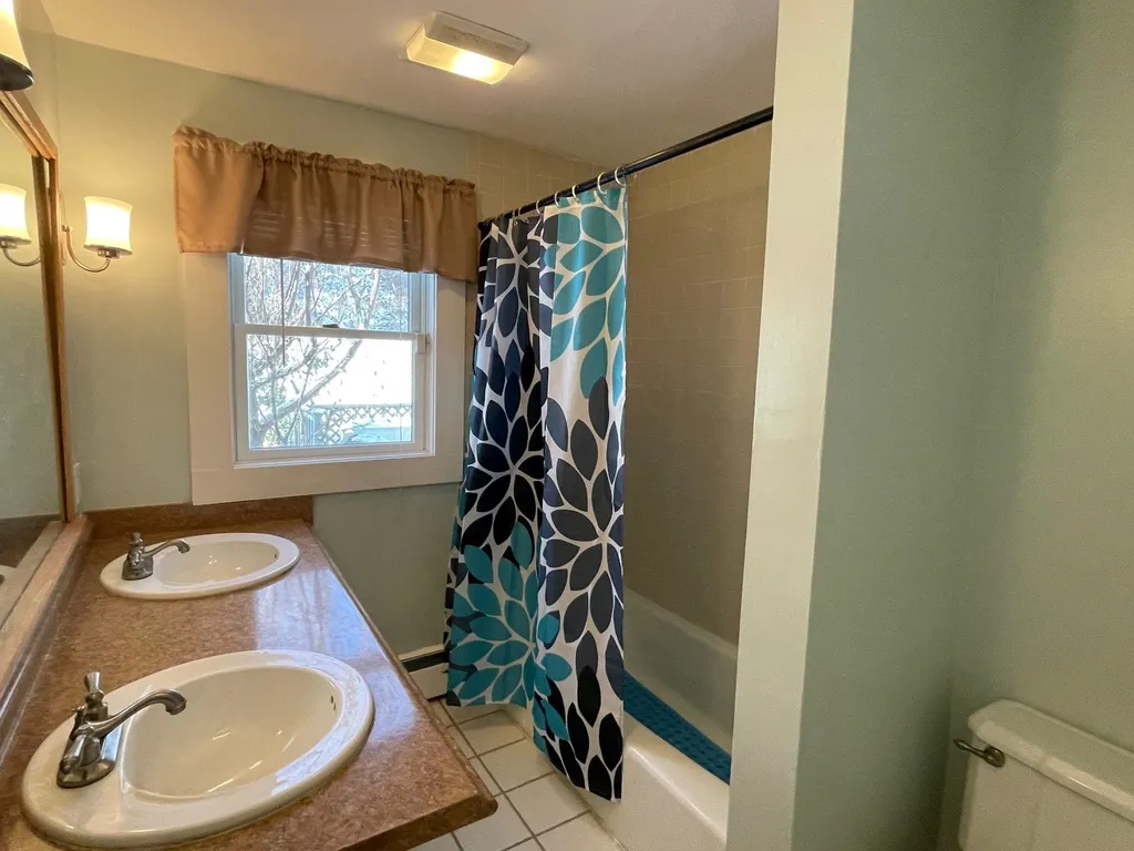 83 Ridge View Road Hartford VT 05001