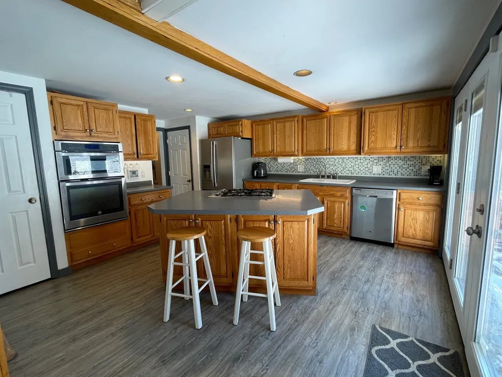 83 Ridge View Road Hartford VT 05001