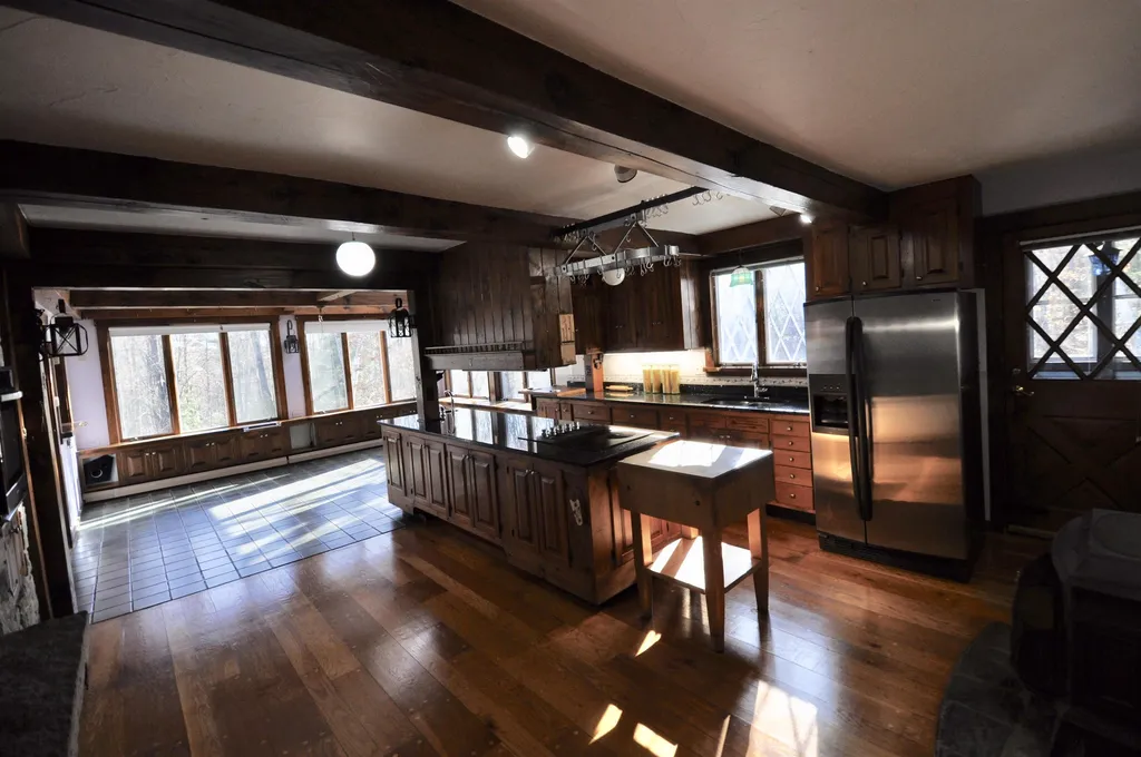 34 Ball Hill Road Milford NH 03055-3407