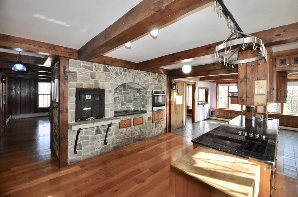34 Ball Hill Road Milford NH 03055-3407