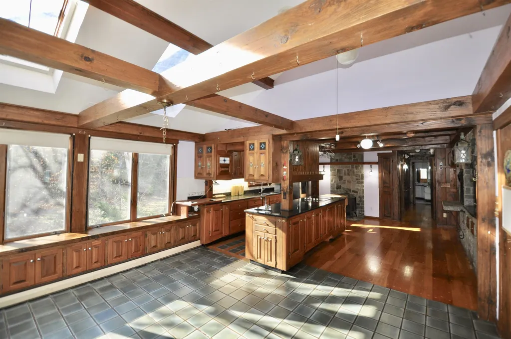 34 Ball Hill Road Milford NH 03055-3407