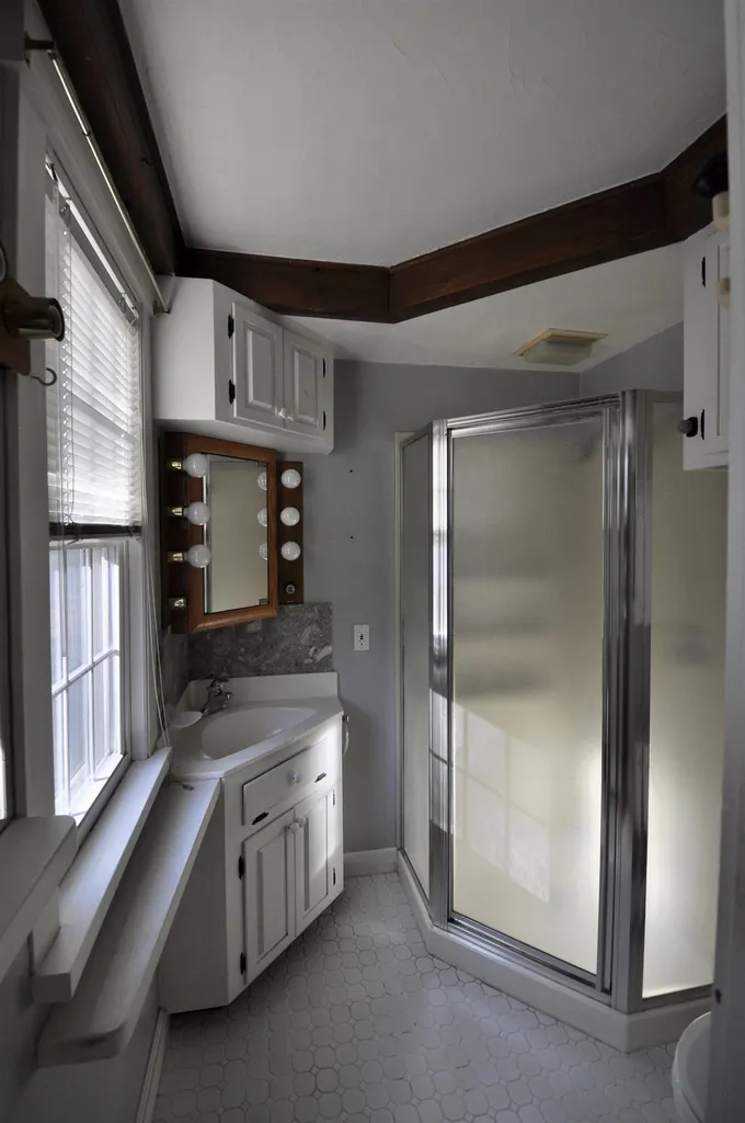 34 Ball Hill Road Milford NH 03055-3407