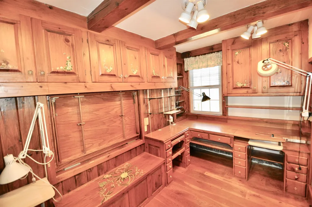 34 Ball Hill Road Milford NH 03055-3407