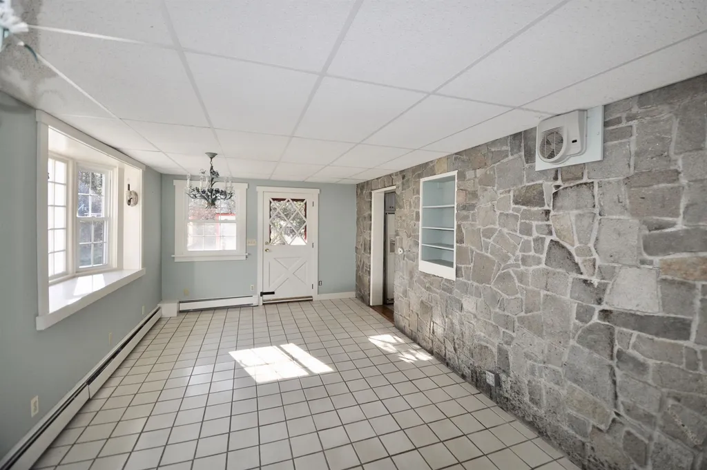 34 Ball Hill Road Milford NH 03055-3407