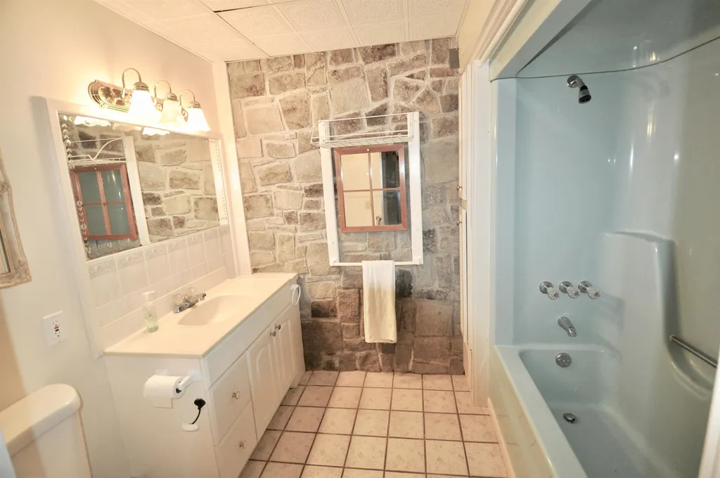 34 Ball Hill Road Milford NH 03055-3407
