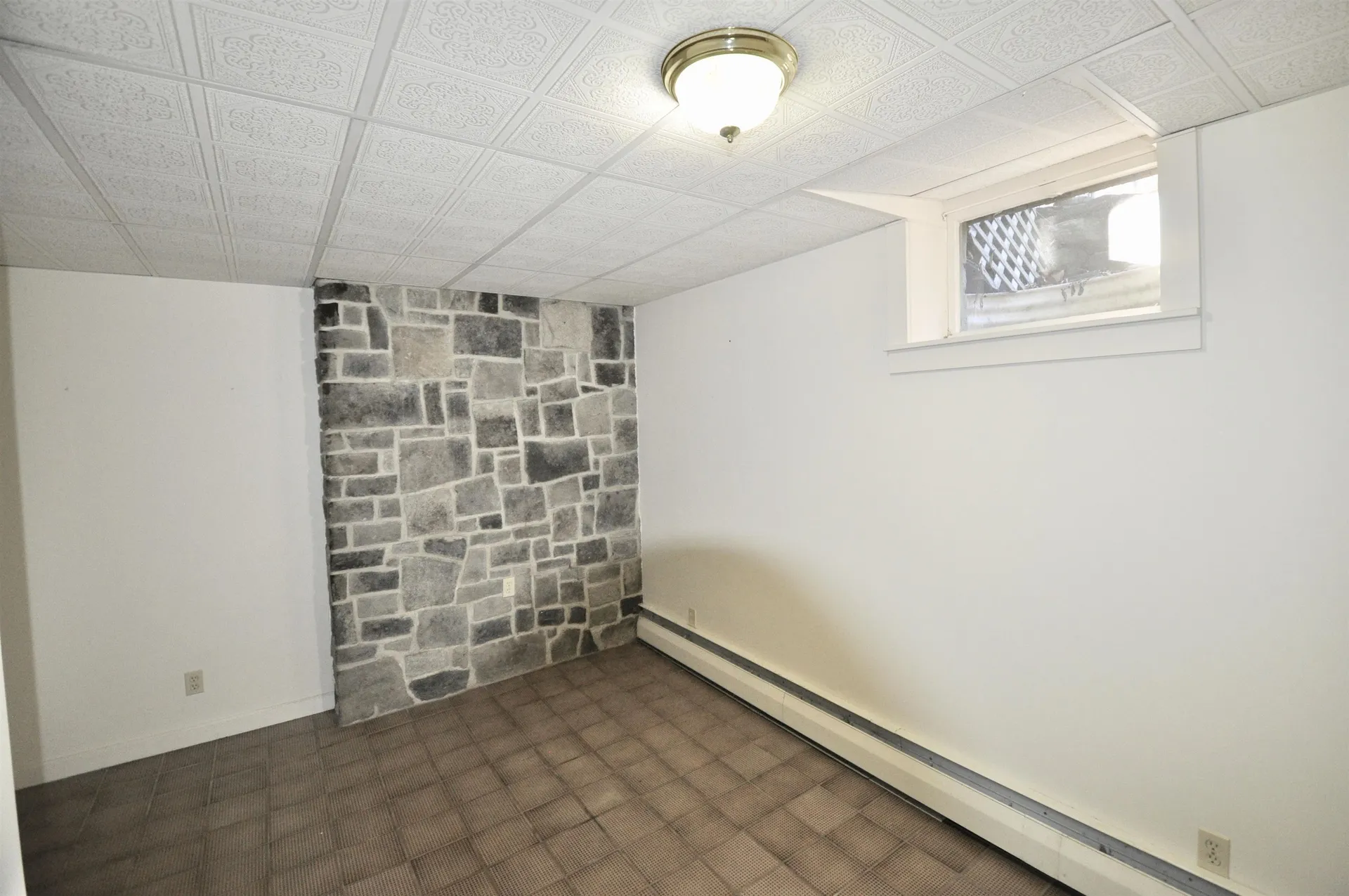 34 Ball Hill Road Milford NH 03055-3407