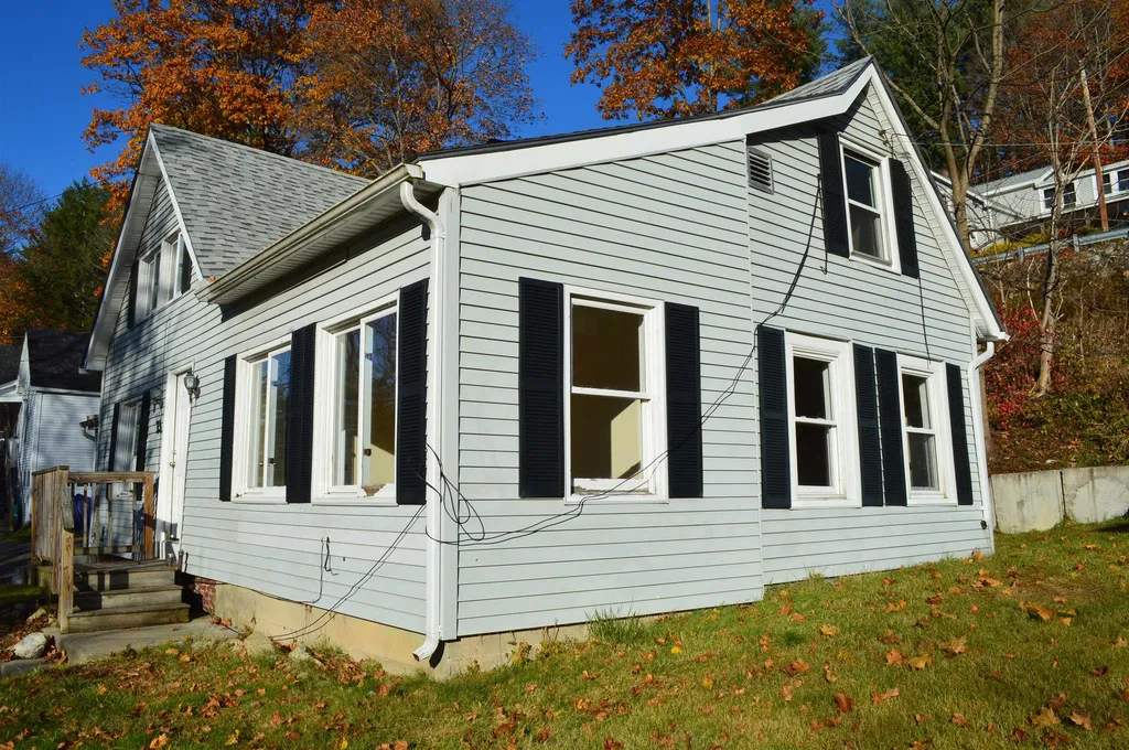 33 Oak Street Keene NH 03431