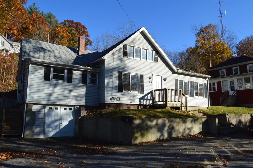 33 Oak Street Keene NH 03431
