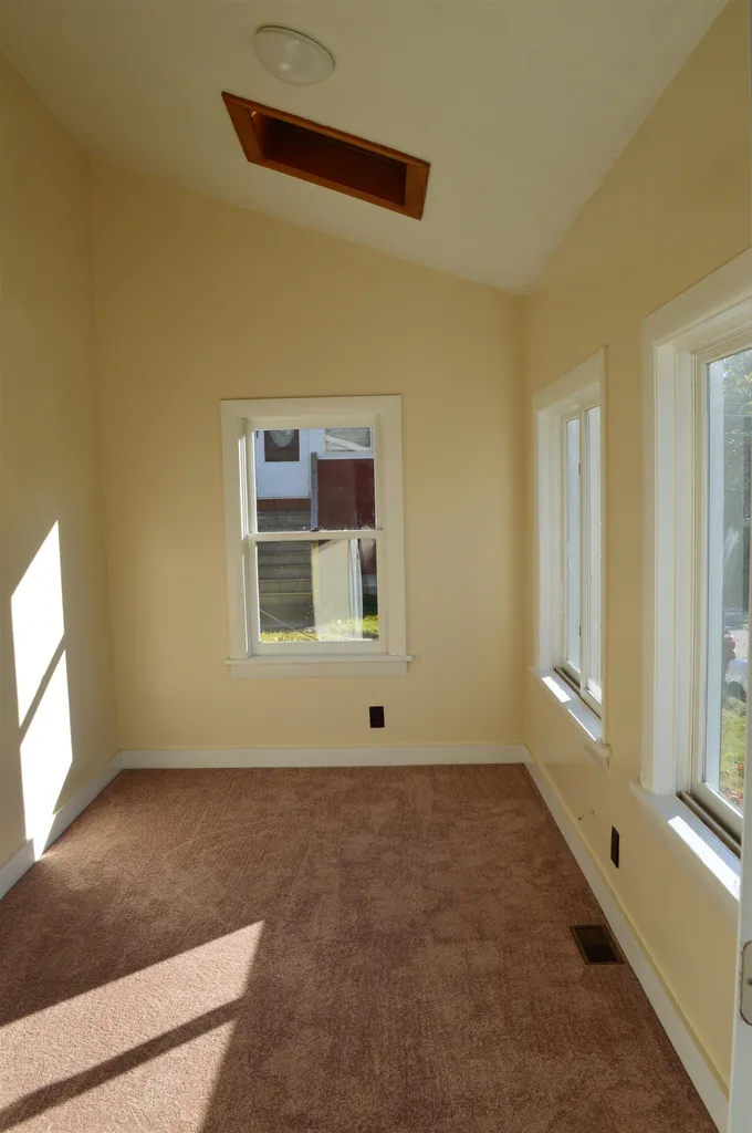 33 Oak Street Keene NH 03431