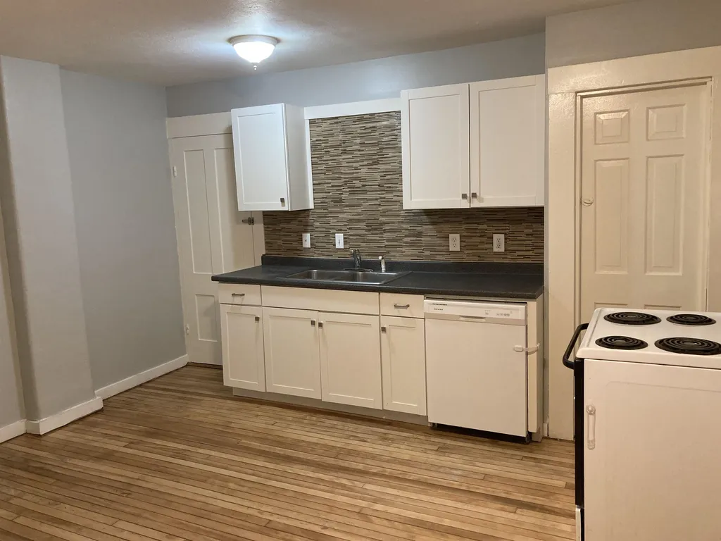 16 Essex Street Concord NH 03301