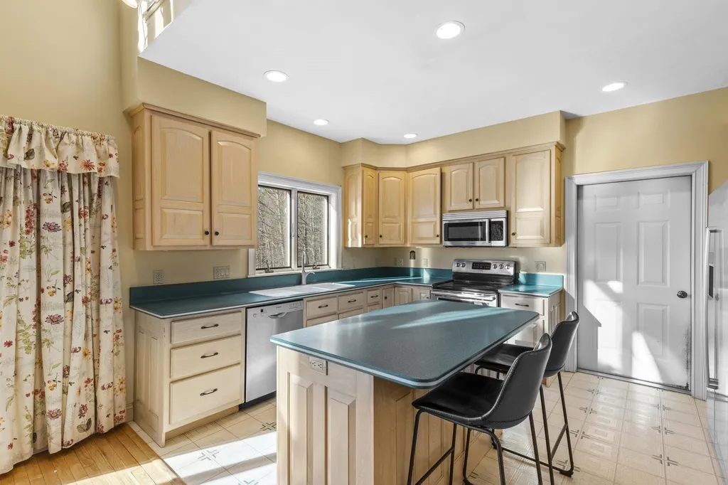123 Hare Road Milton NH 03851