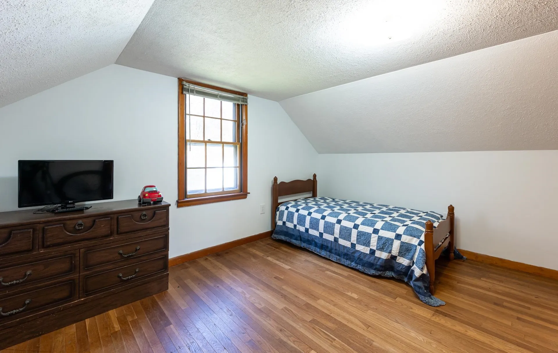 108 Atherton Avenue Nashua NH 03064