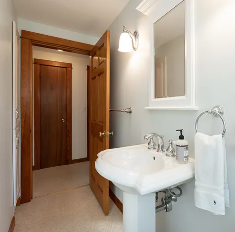 108 Atherton Avenue Nashua NH 03064