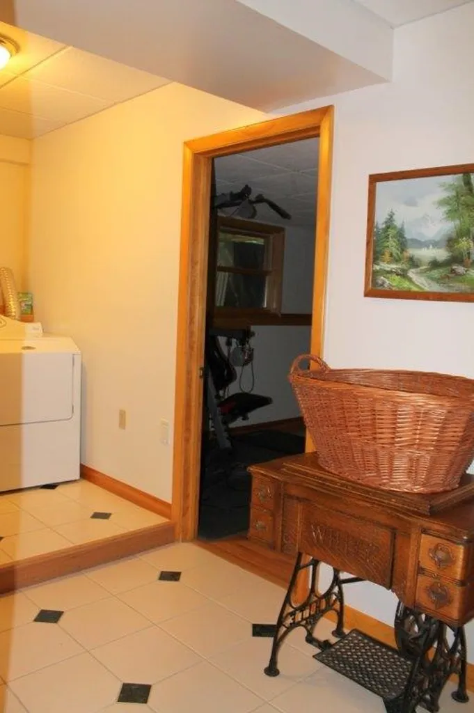 79 Katie Lane Swanzey NH 03446