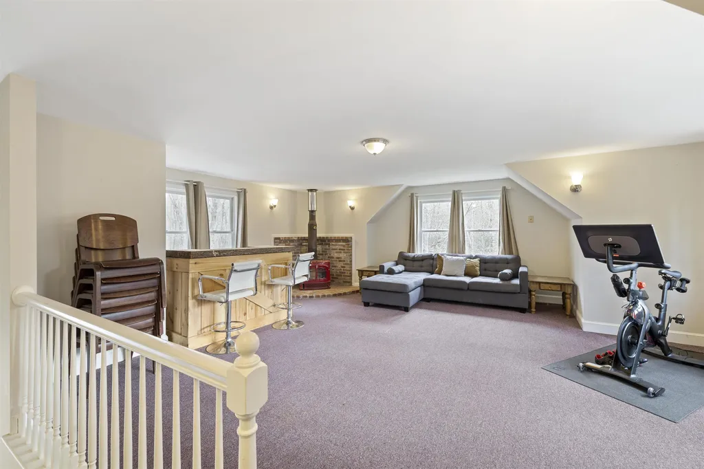 93 Mason Road Brookline NH 03033
