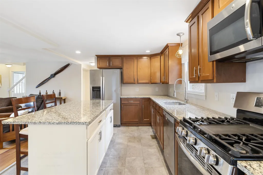 93 Mason Road Brookline NH 03033