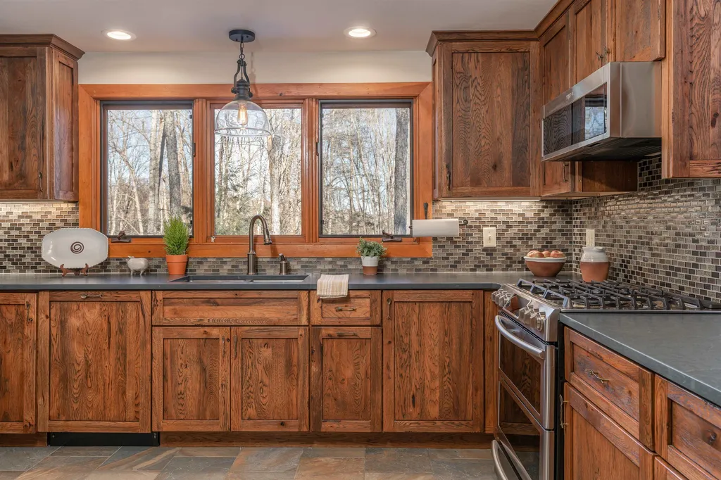 18 Horton Hill Road Hartland VT 05048