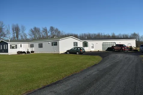 136 Us Route 2 Grand Isle VT 05458