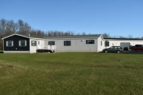 136 Us Route 2 Grand Isle VT 05458