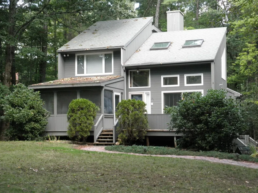 21 Mcgettigan Road Milford NH 03055