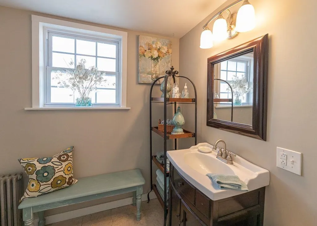 2 Kitteridge Square Newmarket NH 03857