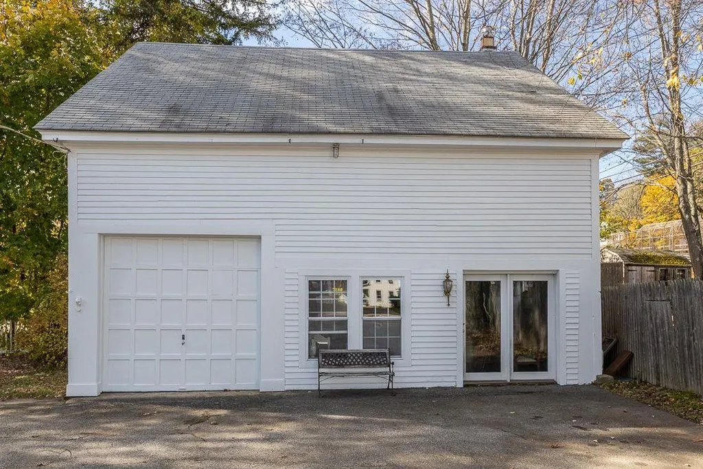 2 Kitteridge Square Newmarket NH 03857
