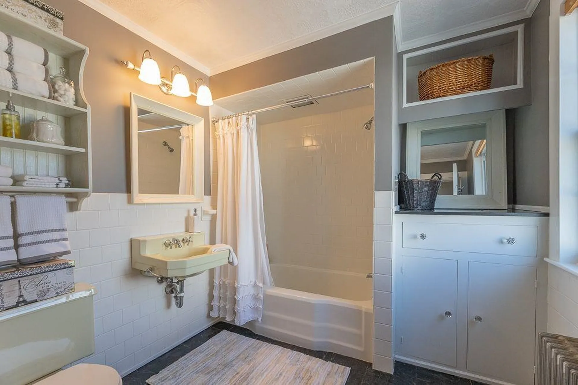 2 Kitteridge Square Newmarket NH 03857