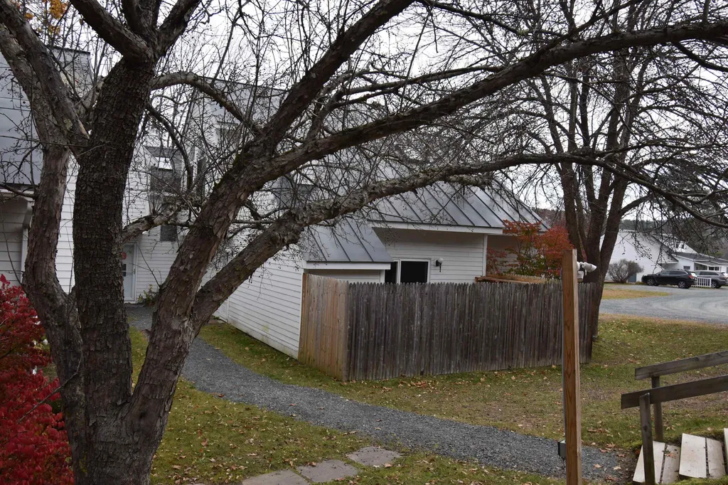 10 Marsten Lane Enfield NH 03748