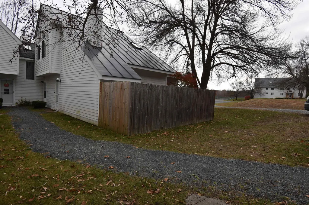 10 Marsten Lane Enfield NH 03748