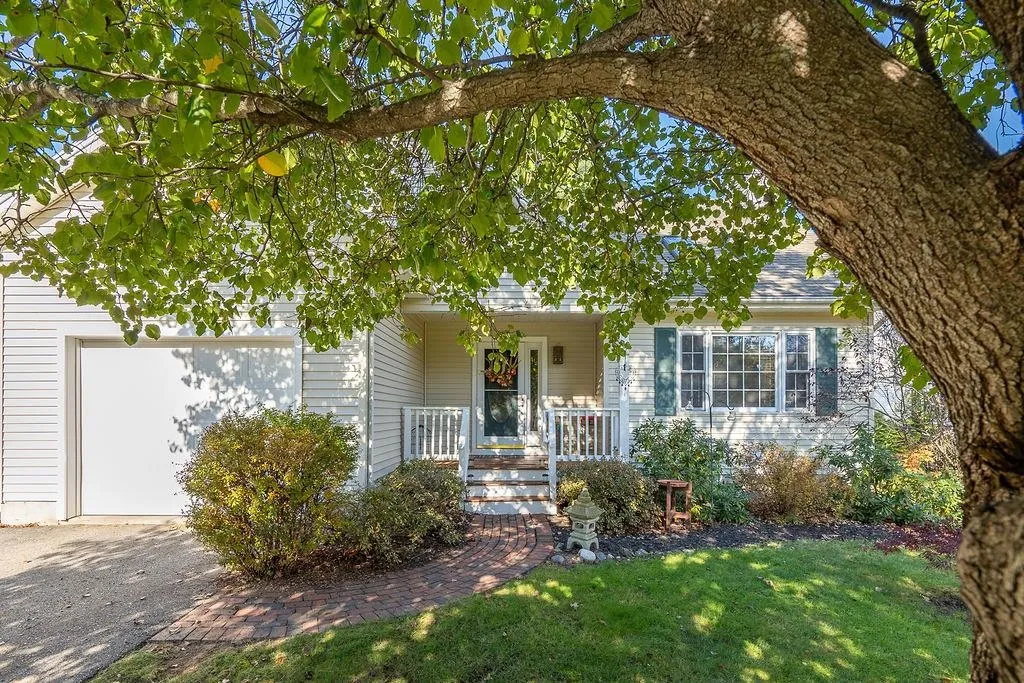 1 Briallia Circle Newmarket NH 03857