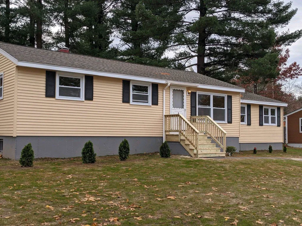9 Cambridge Road Nashua NH 03062