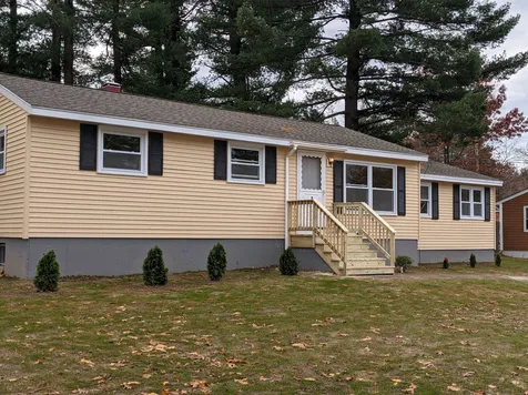 9 Cambridge Road Nashua NH 03062