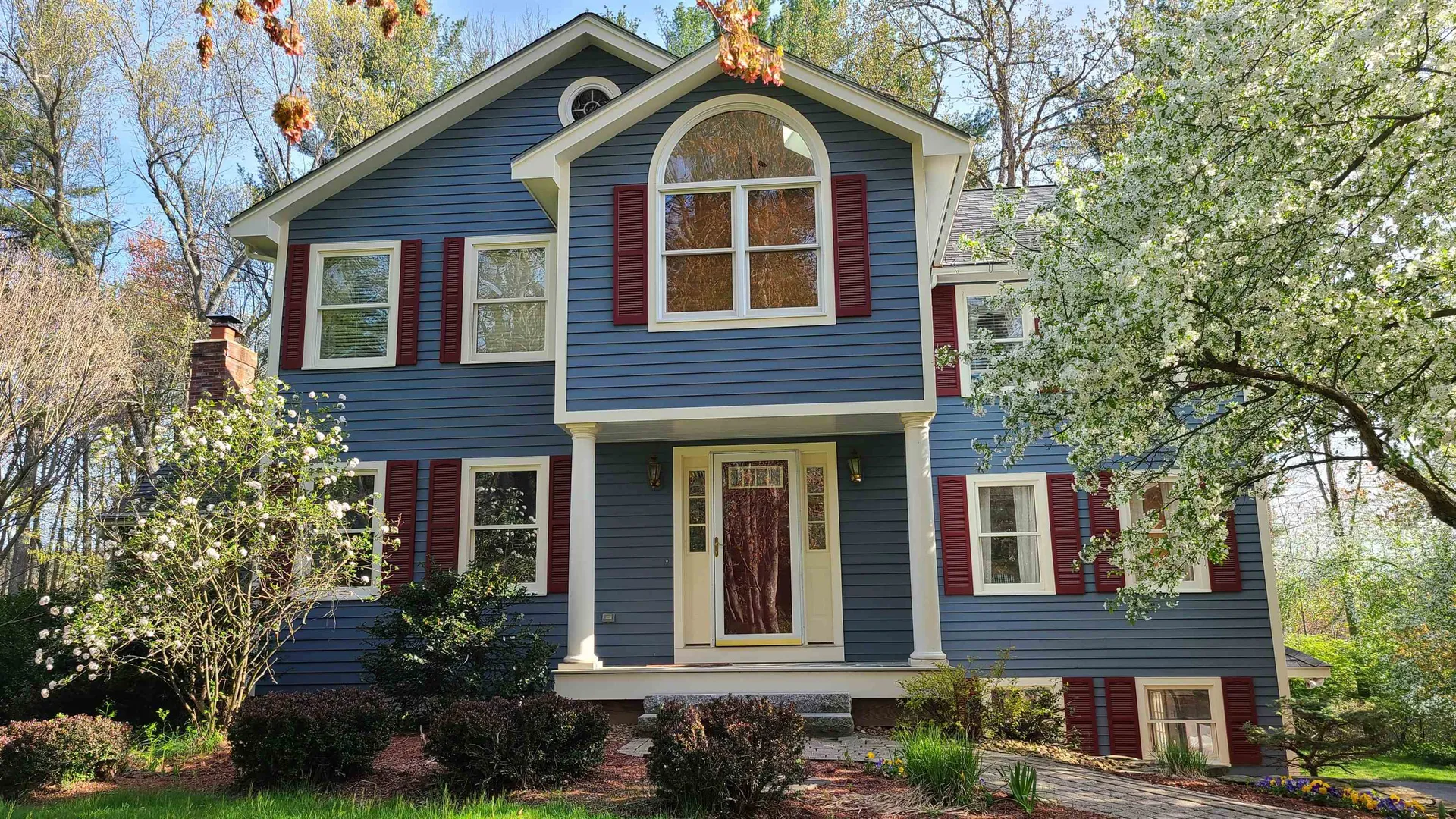 24 Pinewood Road Hudson NH 03051