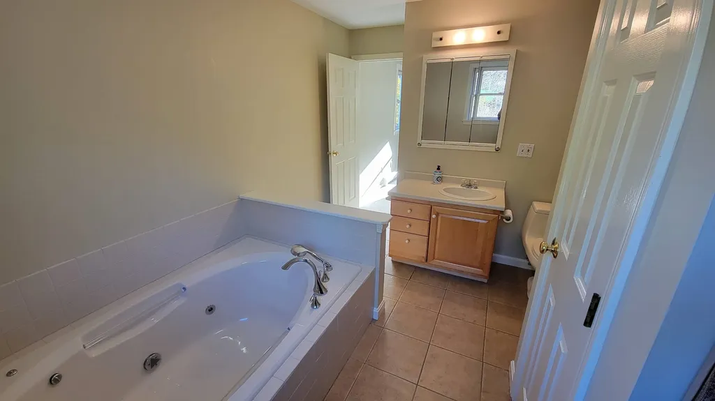 43 Hemlock Court Newfields NH 03856