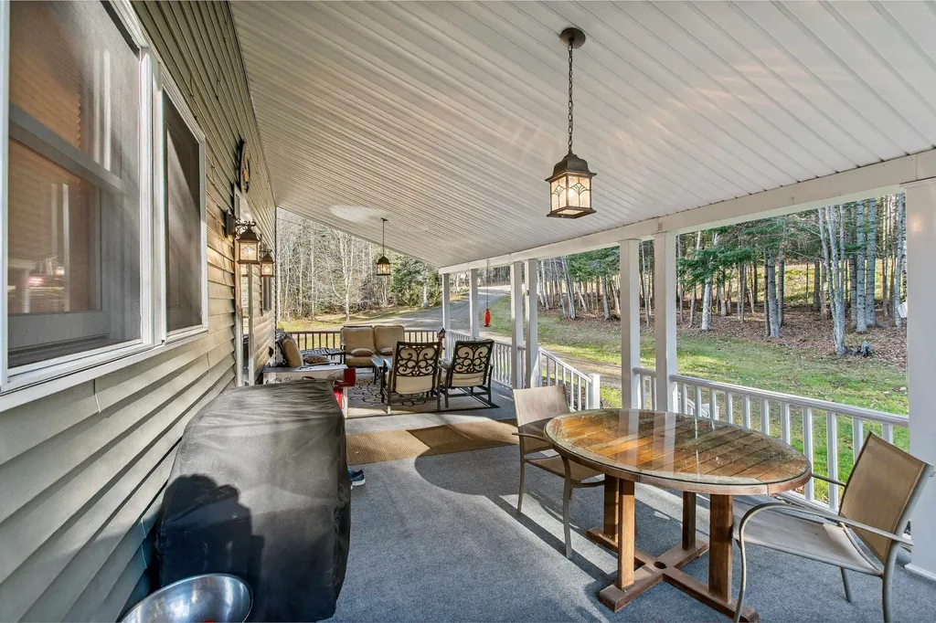 1826 Upton Road Errol NH 03579