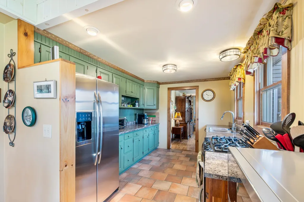 1826 Upton Road Errol NH 03579