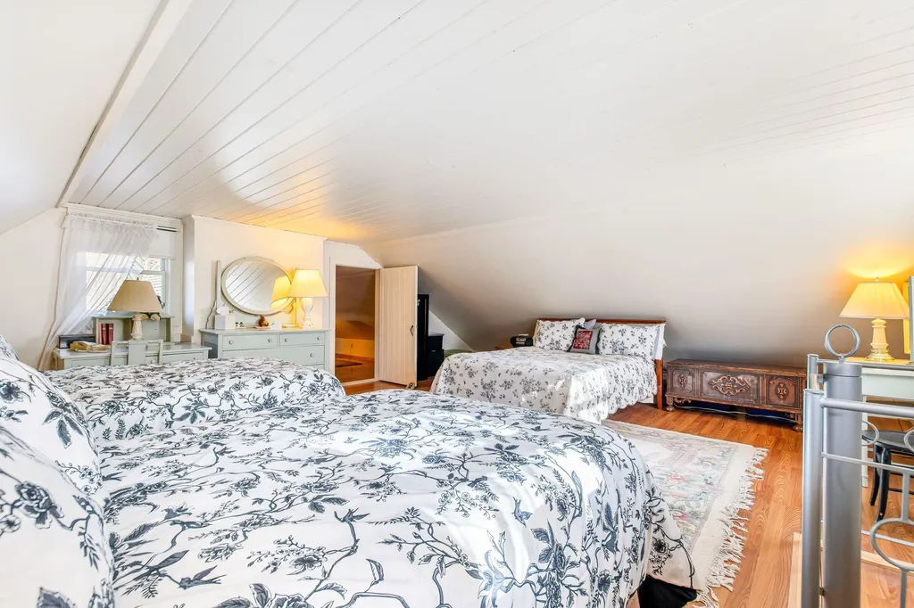 1826 Upton Road Errol NH 03579