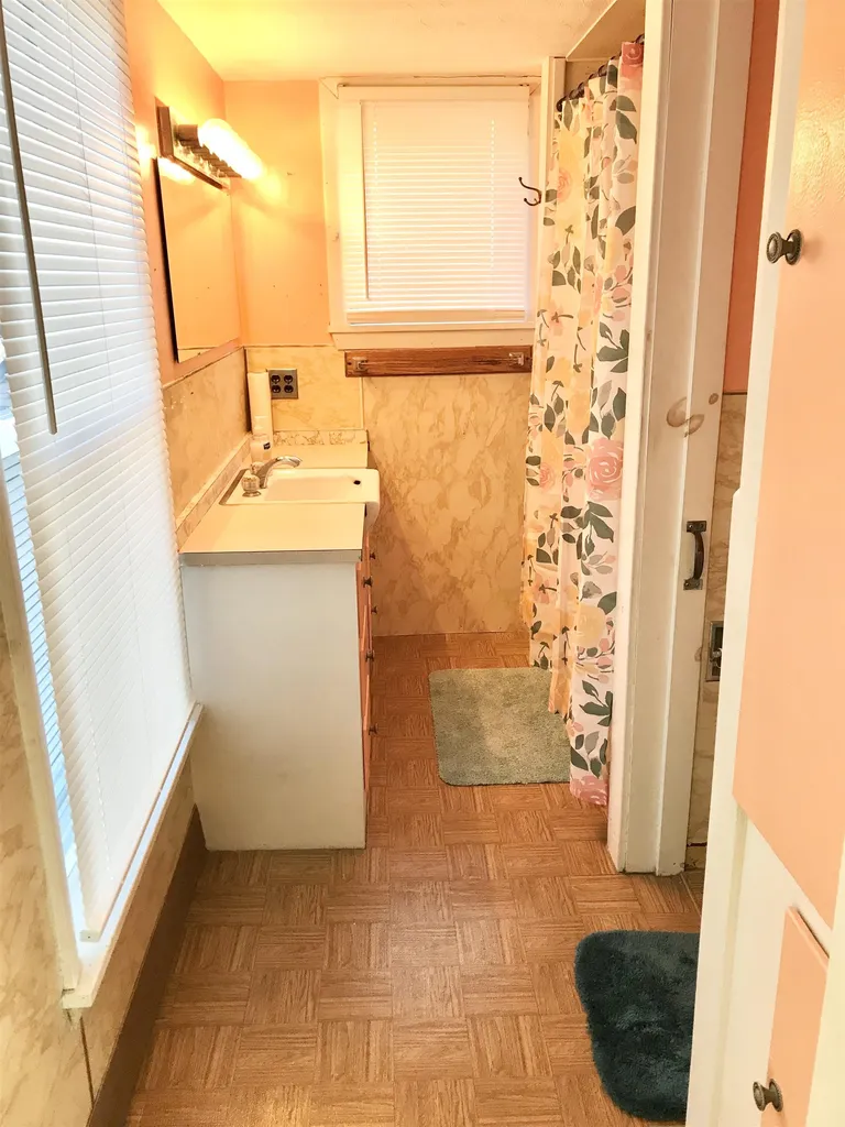 60 Academy Street Laconia NH 03246