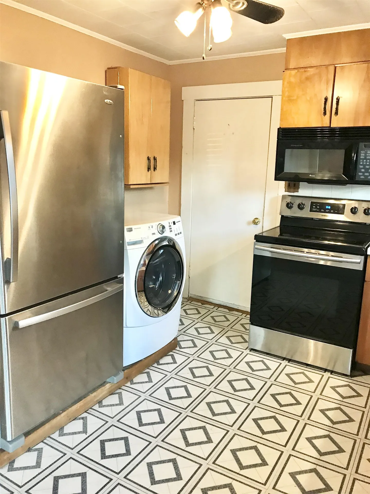 60 Academy Street Laconia NH 03246