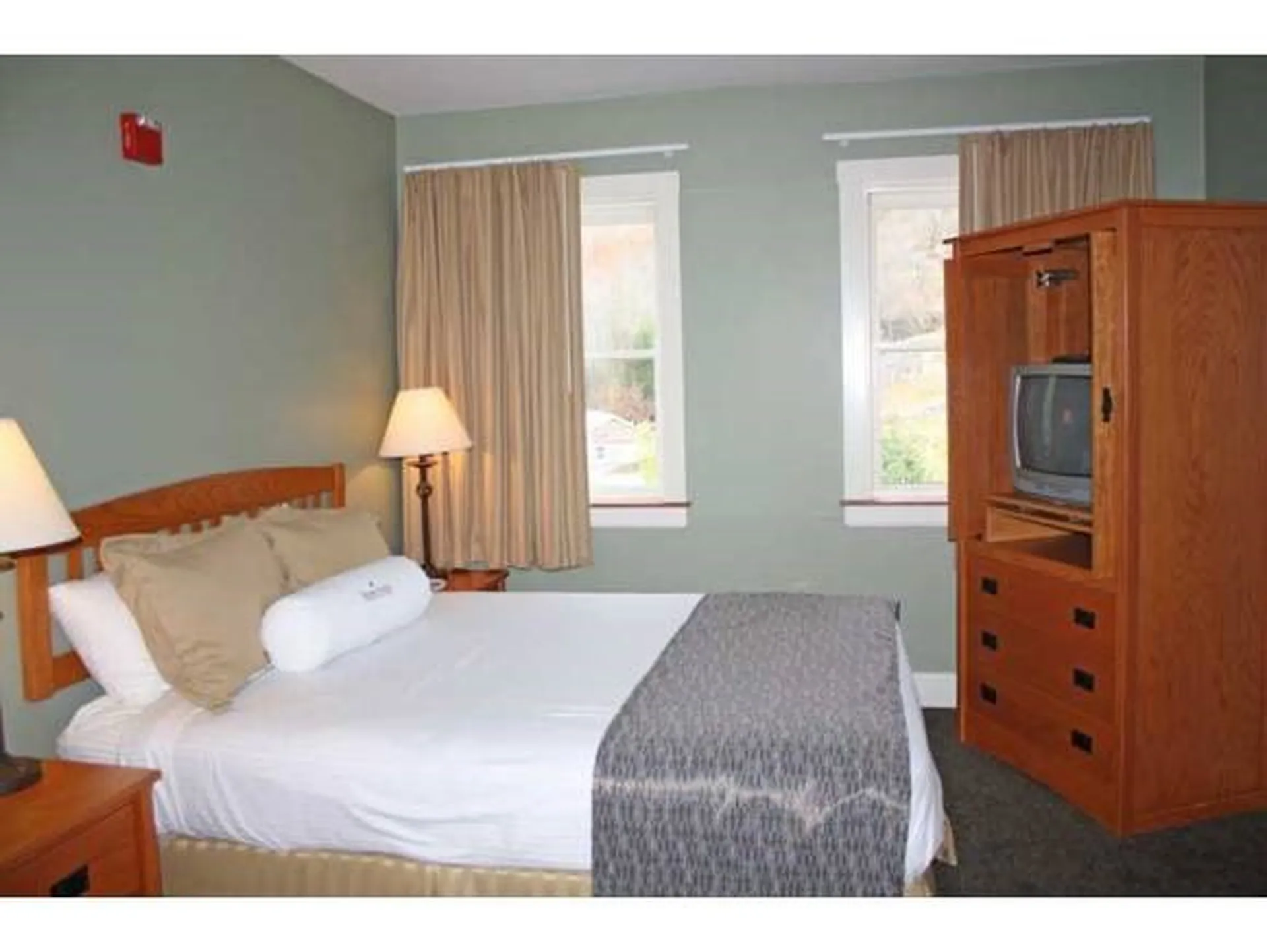 235/237 Qtr. I I I Jackson Gore Inn Ludlow VT 05149
