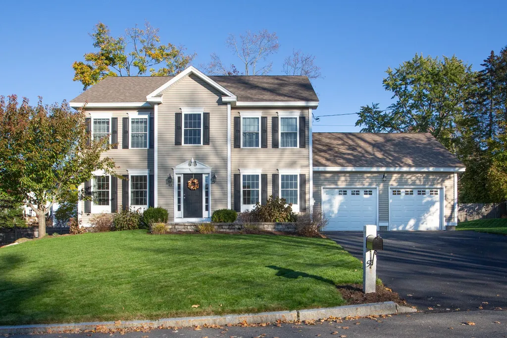 43 Magnolia Road Manchester NH 03104